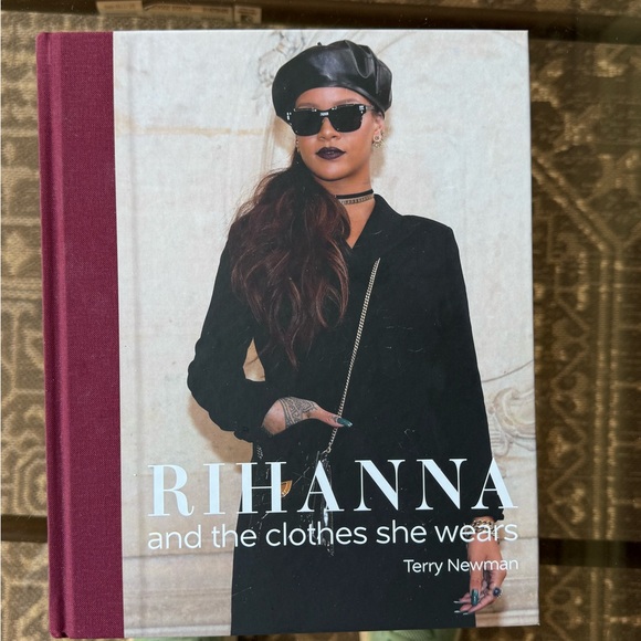 “Rihanna and the Clothes she wears” fabulous fashion coffee table Book - Picture 1 of 4
